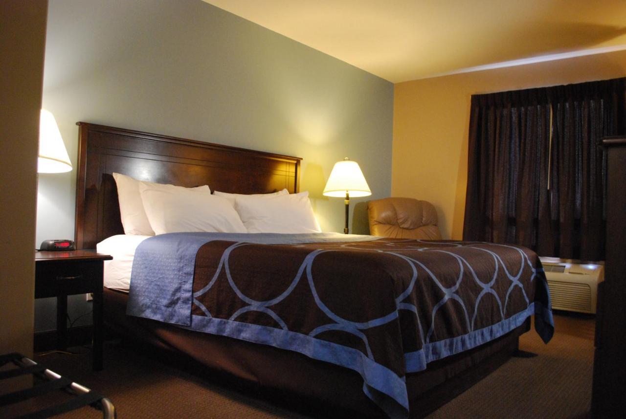Super 8 By Wyndham Edmonton South Otel Dış mekan fotoğraf