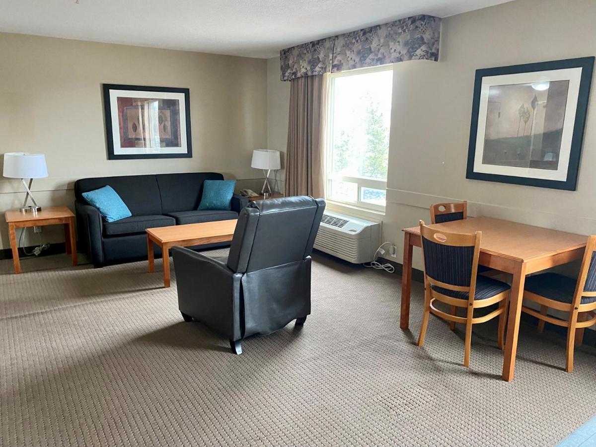 Super 8 By Wyndham Edmonton South Otel Dış mekan fotoğraf