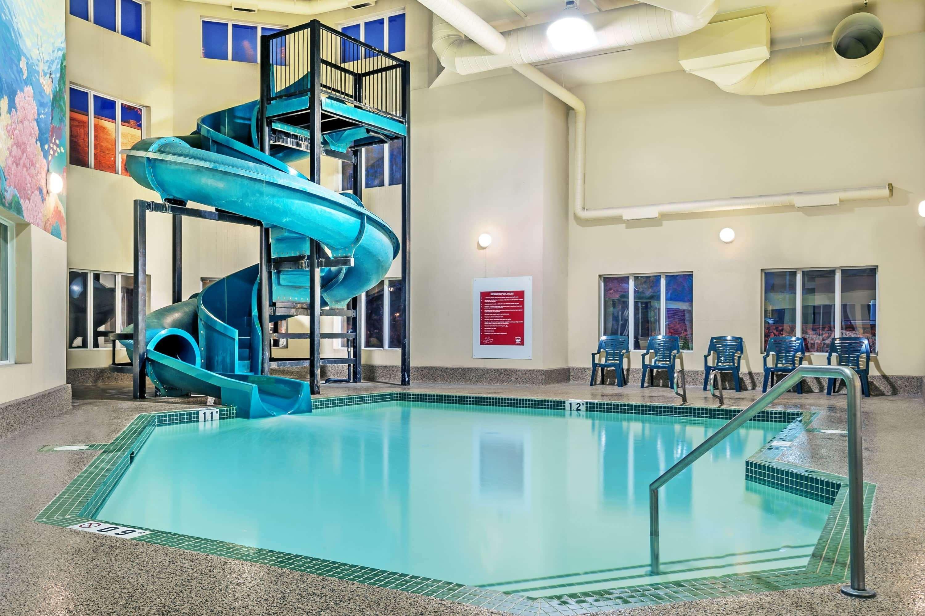 Super 8 By Wyndham Edmonton South Otel Dış mekan fotoğraf